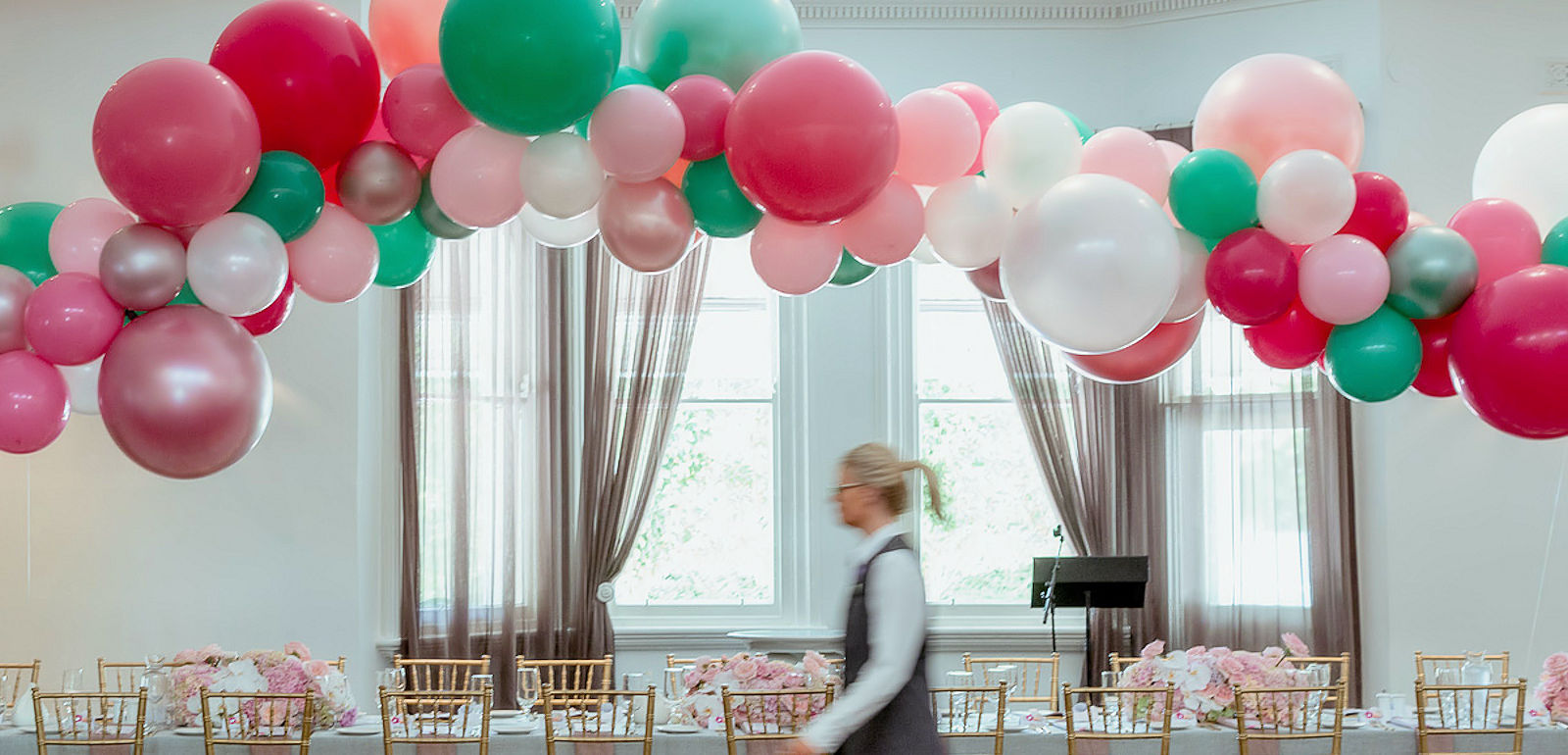 balloon garland over table