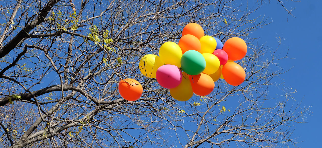 stage balloon decor